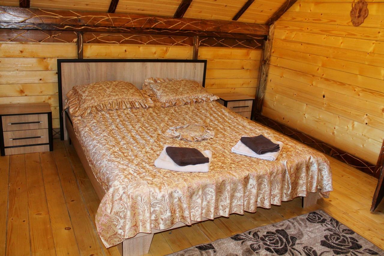 Szlachta Cottage Boekovel Buitenkant foto