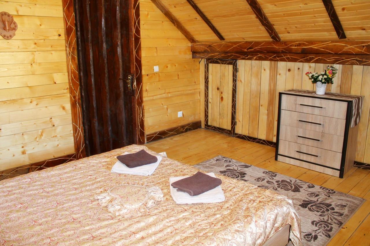 Szlachta Cottage Boekovel Buitenkant foto